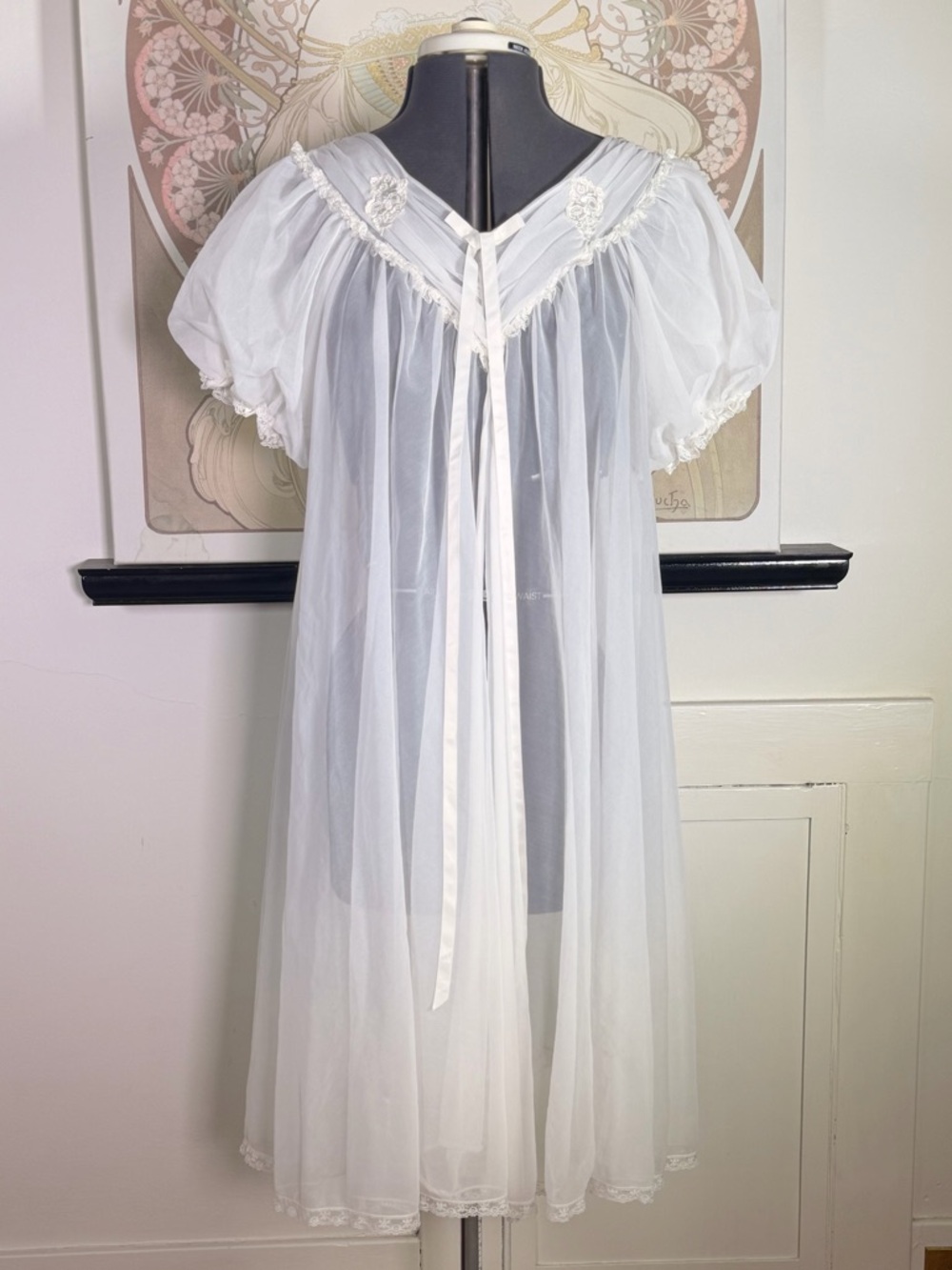 Vintage 60s Ro-Vel Baby‎ Doll Nylon Lace Robe Peignoir Nightgown Puff Sleeve